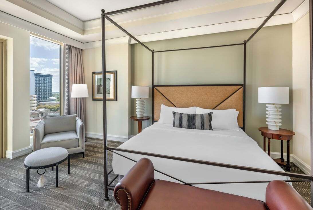 Chambre « Premier », 1 très grand lit | Draps en coton égyptien, literie de qualité supérieure, surmatelas