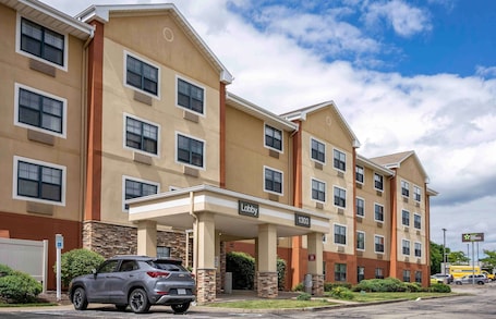 Exterior. Extended Stay America Suites Pittsburgh West Mifflin