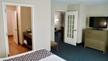 Suite, 1 King Bed, Non Smoking (Courtyard/Pool View) | Premium bedding, desk, laptop workspace, iron/ironing board