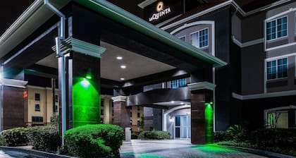 La Quinta Inn & Suites by Wyndham Tomball