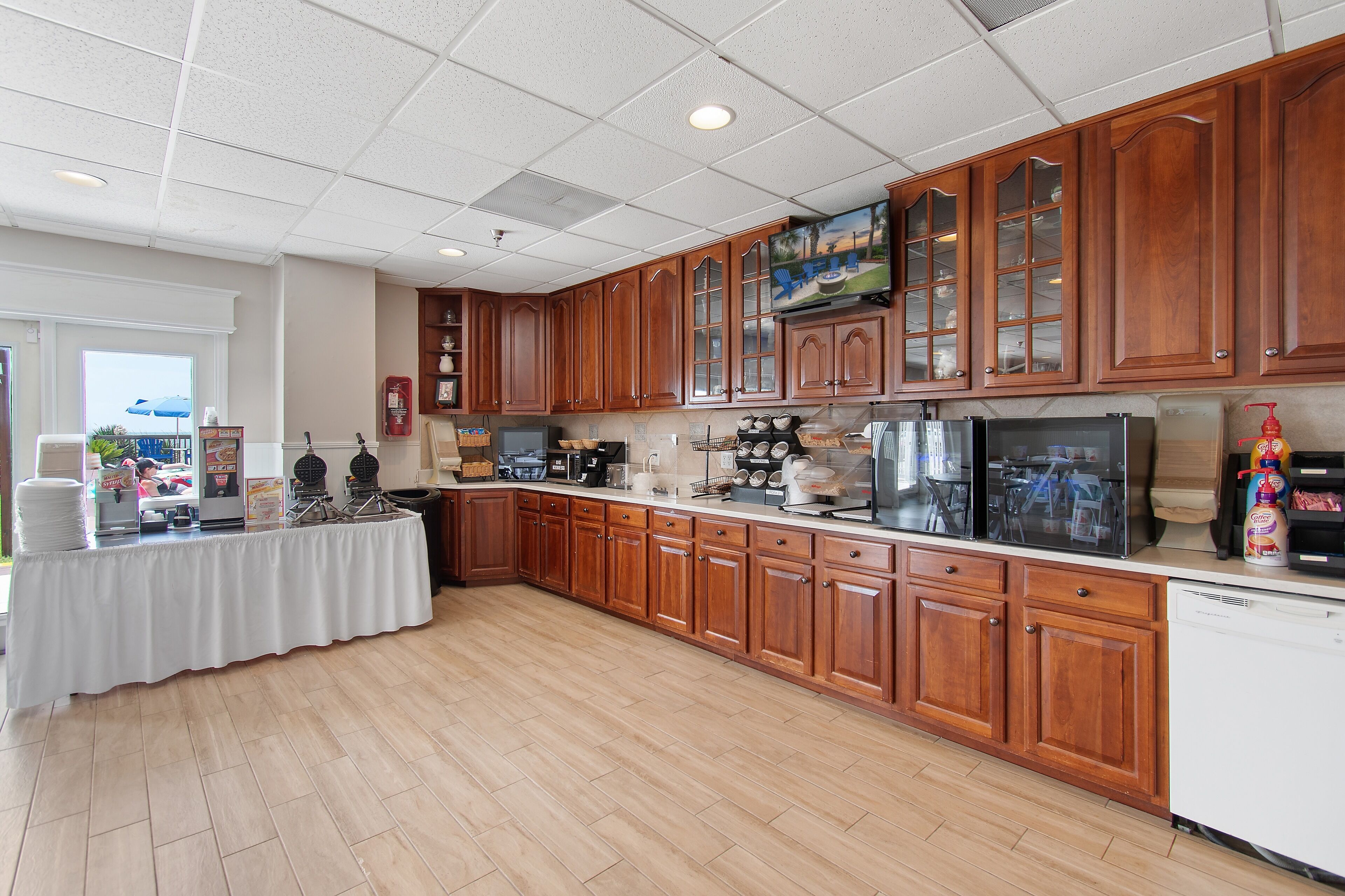 free daily continental breakfast