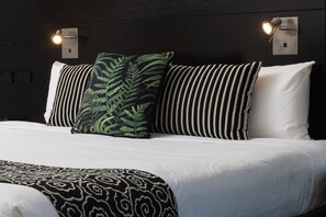 Desk, laptop workspace, iron/ironing board, rollaway beds - Mercure Tauranga (Tauranga)