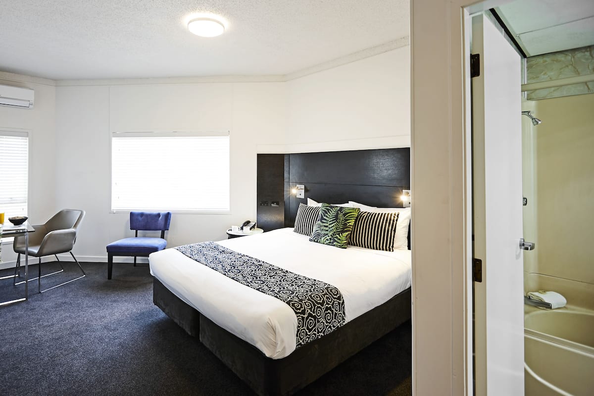 Standard Double Room | Desk, laptop workspace, iron/ironing board, free WiFi