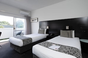 Superior Double Room | Desk, laptop workspace, iron/ironing board, free WiFi