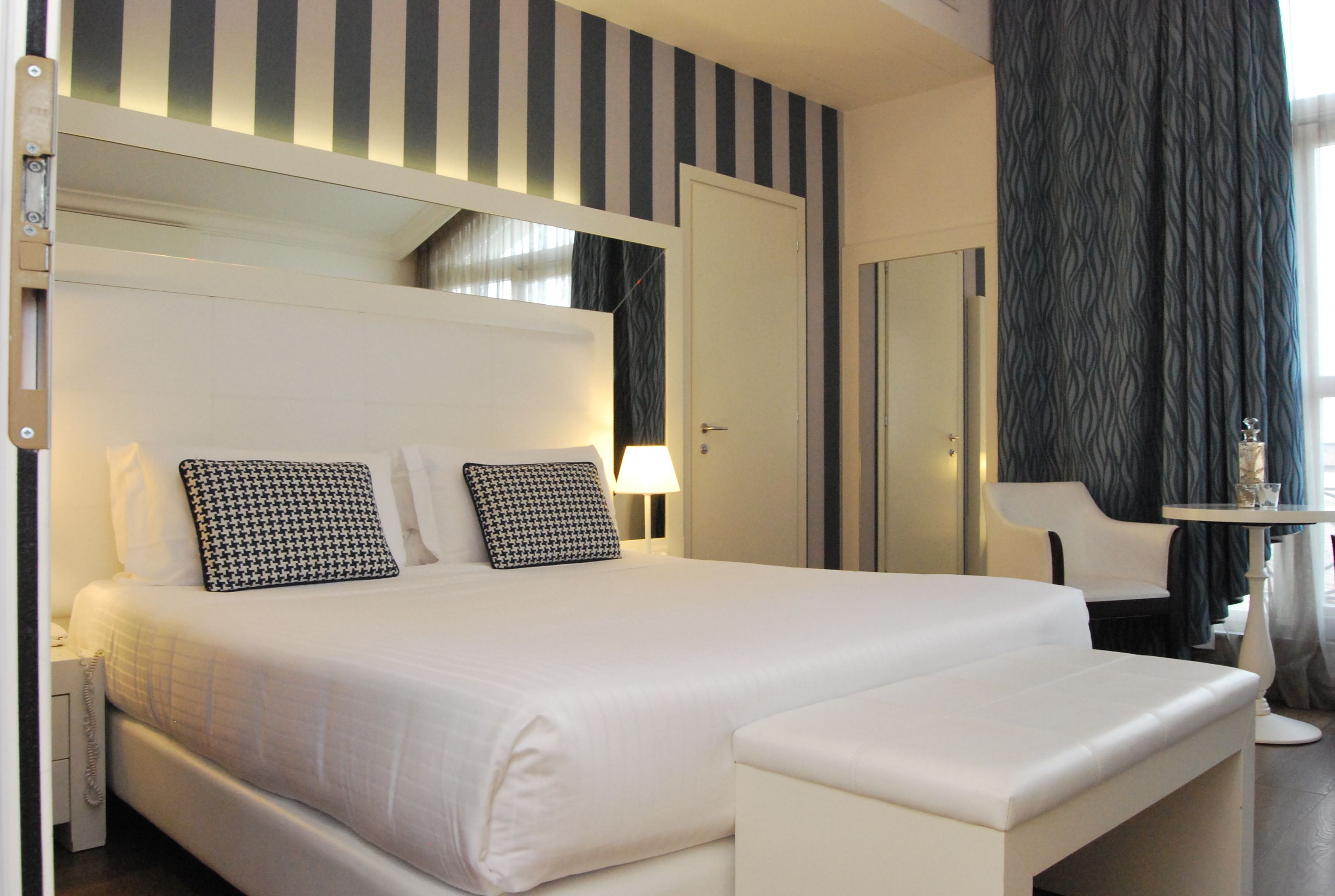 Executive kamer | Een minibar, een kluis op de kamer, individueel gemeubileerd