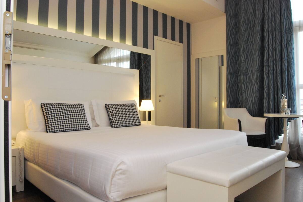 Phòng Executive | Minibar, két bảo mật tại phòng, phòng cách âm 