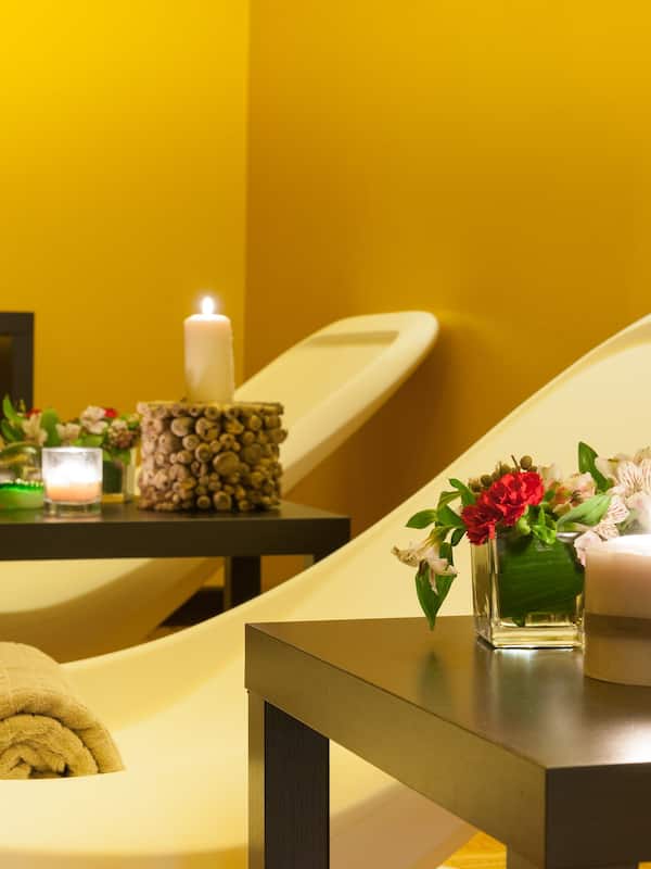 Sauna, Turkish bath, body treatments, facials, manicures and pedicures