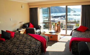 Twin Spa Bath Harbour View | Iron/ironing board, free WiFi, bed sheets