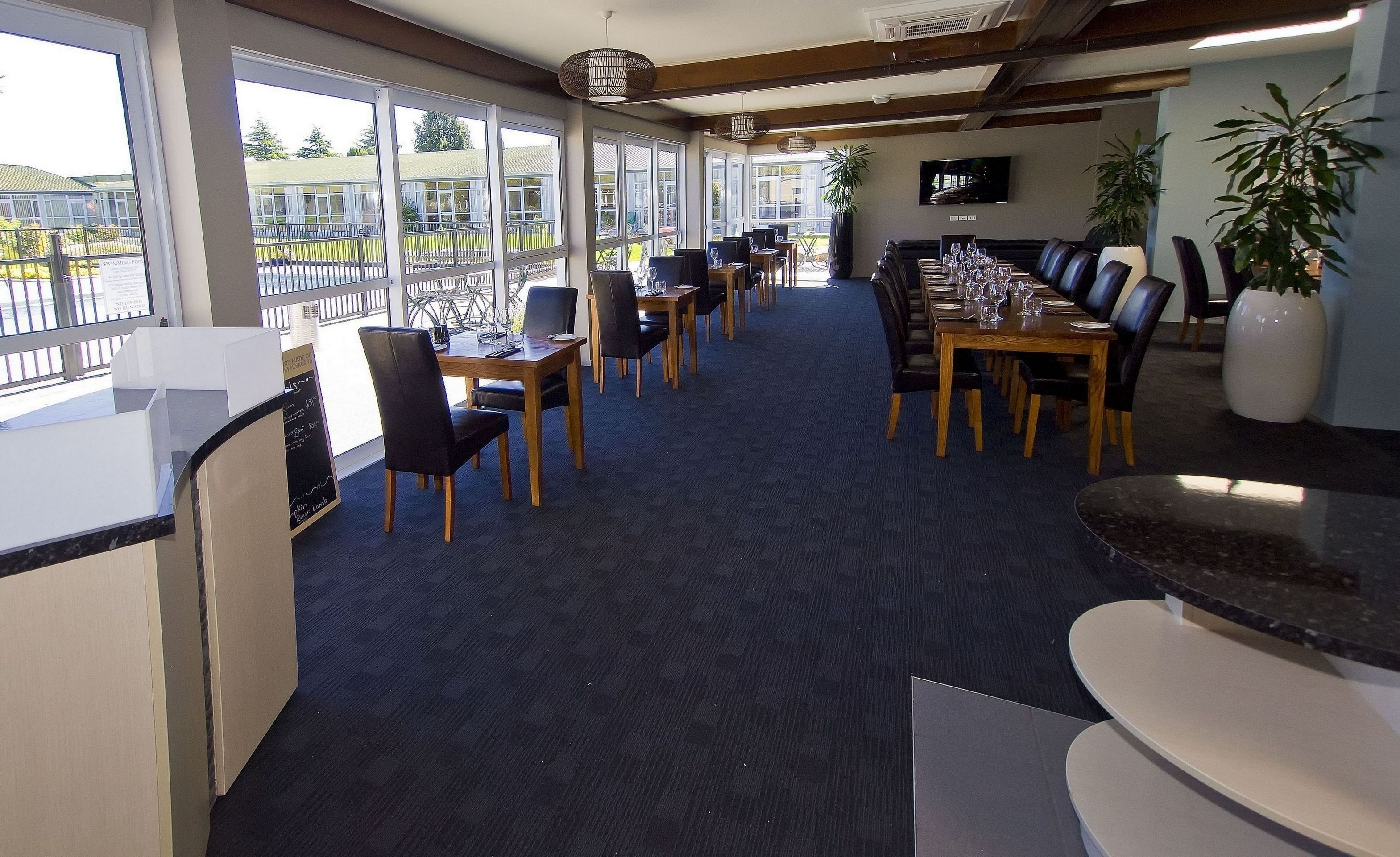 Breakfast and dinner served, local cuisine