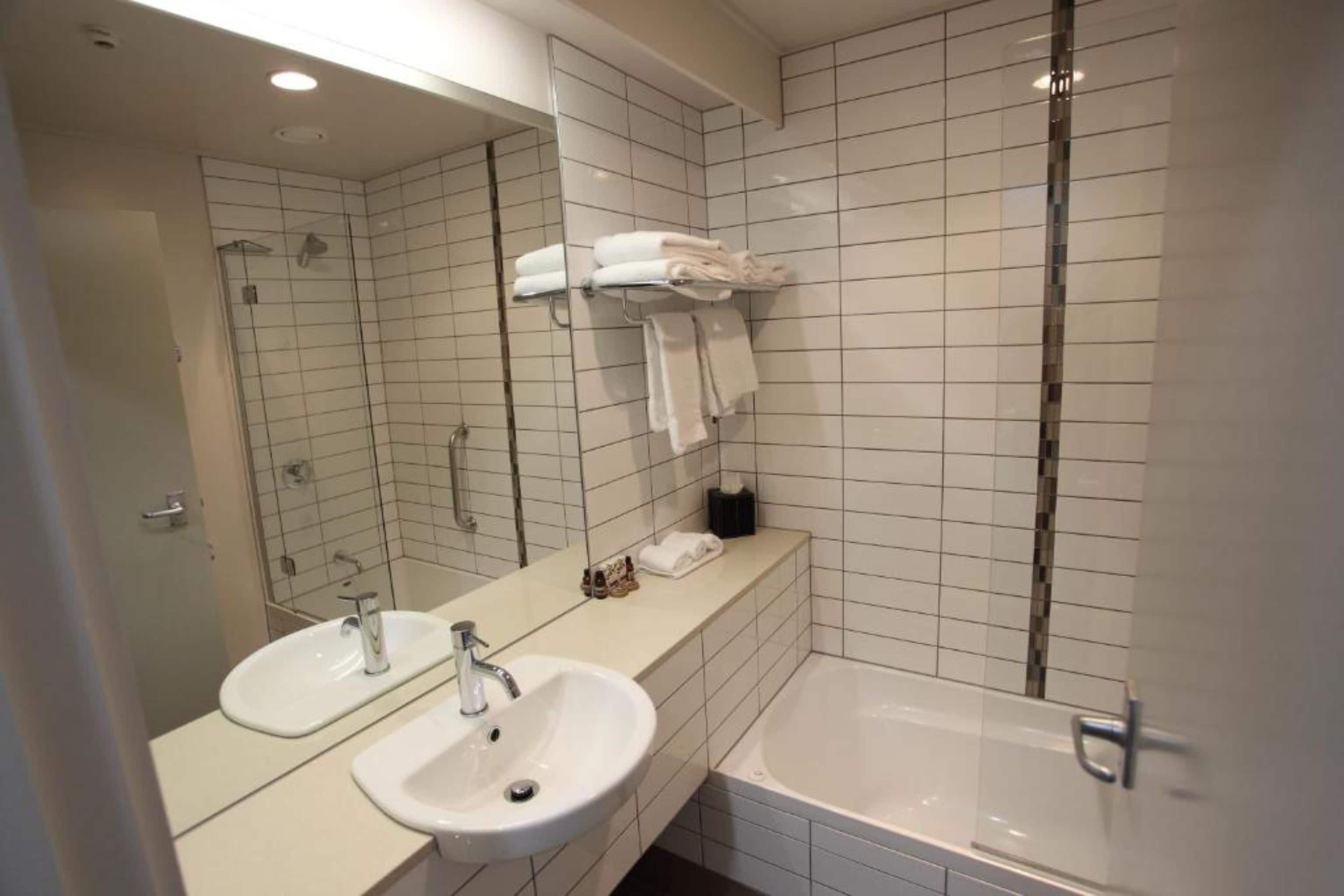 standard room (qs) | bathroom | free toiletries, hair dryer, towels