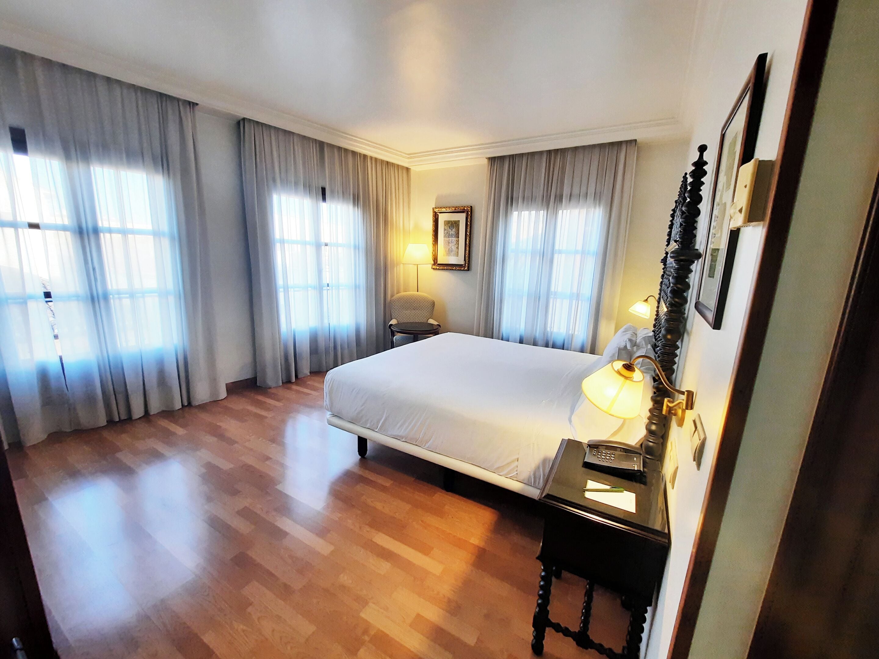 junior suite | minibar, in-room safe, desk, blackout curtains