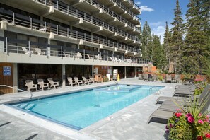 Outdoor pool - Lodge at Snowbird (Sandy)