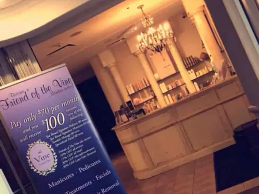 Steam room, body treatments, hydrotherapy, aromatherapy, body wraps