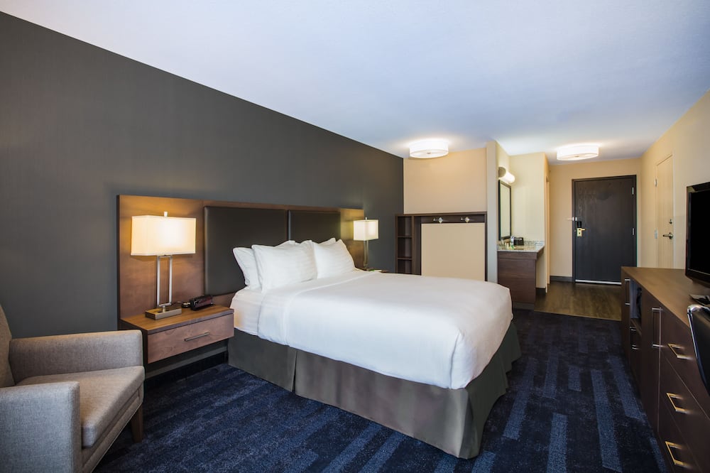 luxury hotels in Grande Prairie