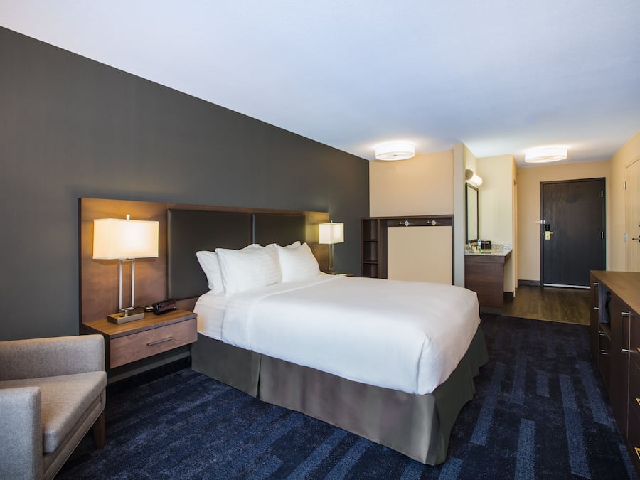 Standardzimmer, 1 Queen-Bett, barrierefrei (Mobility, Accessible Tub) | Hochwertige Bettwaren, Schreibtisch, laptopgeeigneter Arbeitsplatz