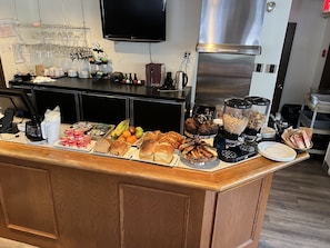 Daily continental breakfast (CAD 8.50 per person)