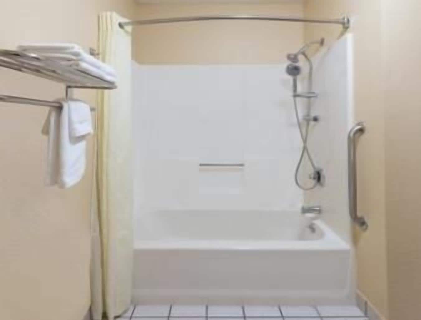 Laptop workspace, blackout curtains, free cots/infant beds, free WiFi