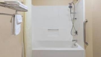 Laptop workspace, blackout curtains, free cots/infant beds, free WiFi