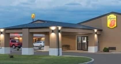 Super 8 by Wyndham Charleston/Sikeston East MO