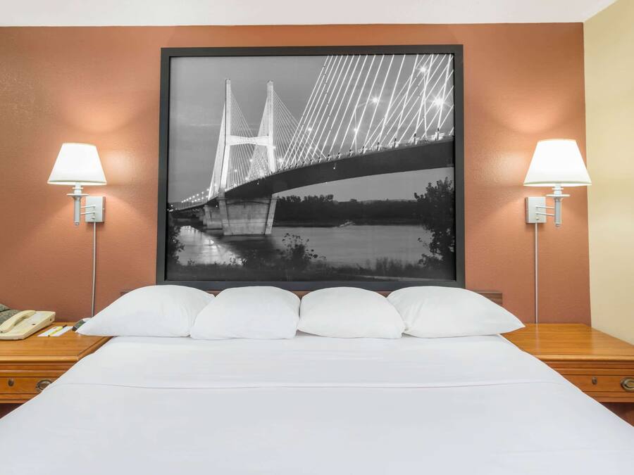 Laptop workspace, blackout drapes, free cribs/infant beds, free WiFi