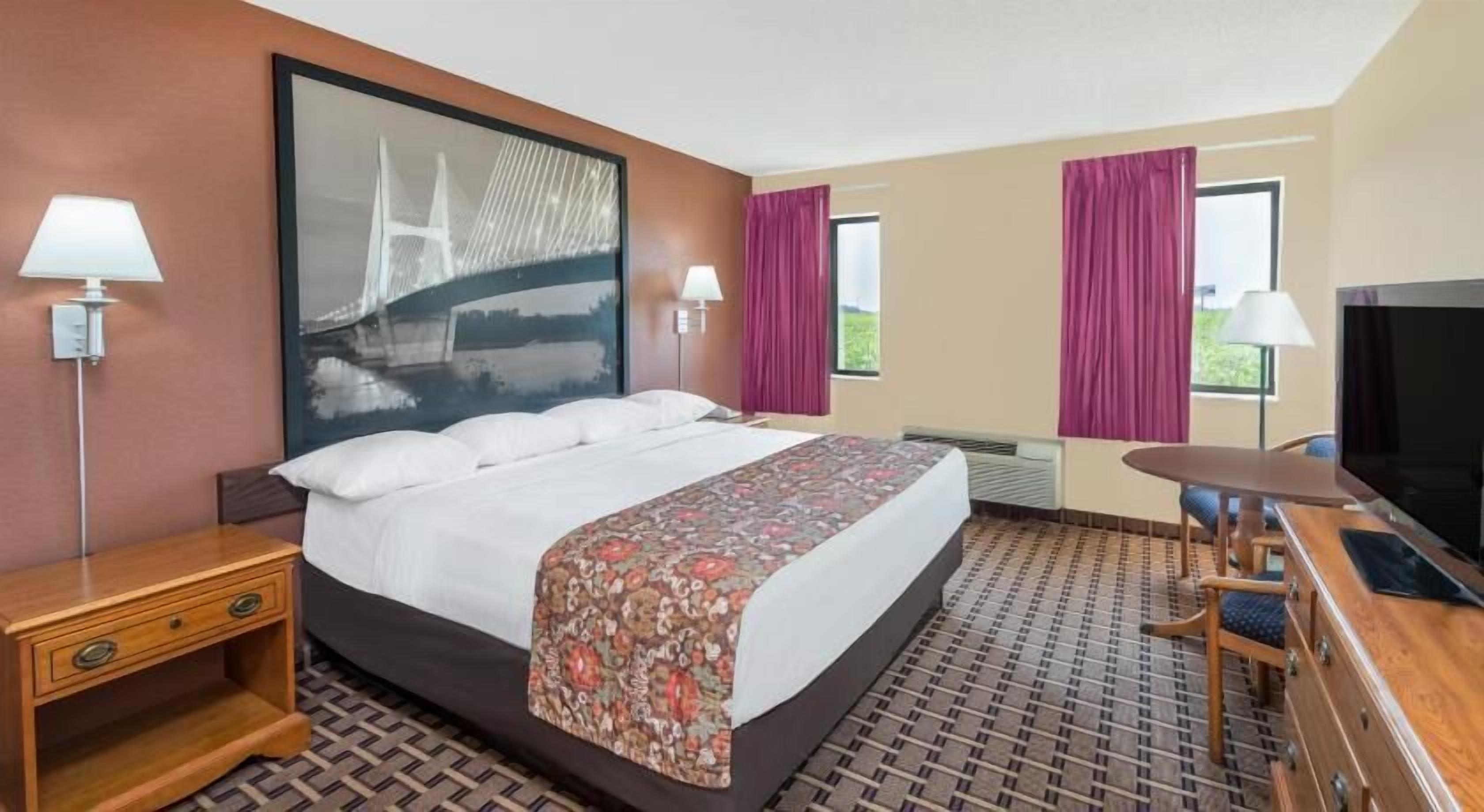 Laptop workspace, blackout drapes, free cribs/infant beds, free WiFi