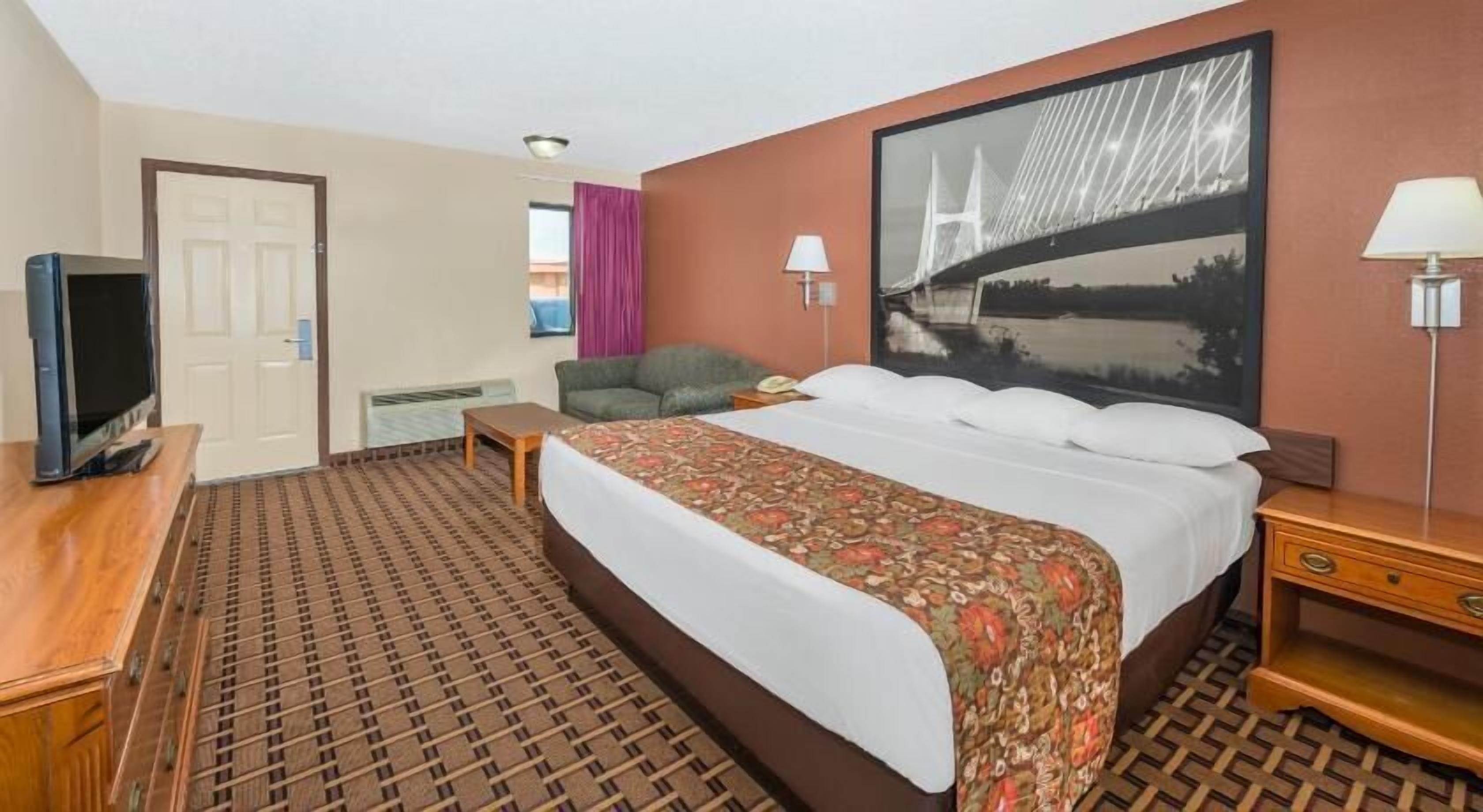 Laptop workspace, blackout drapes, free cribs/infant beds, free WiFi