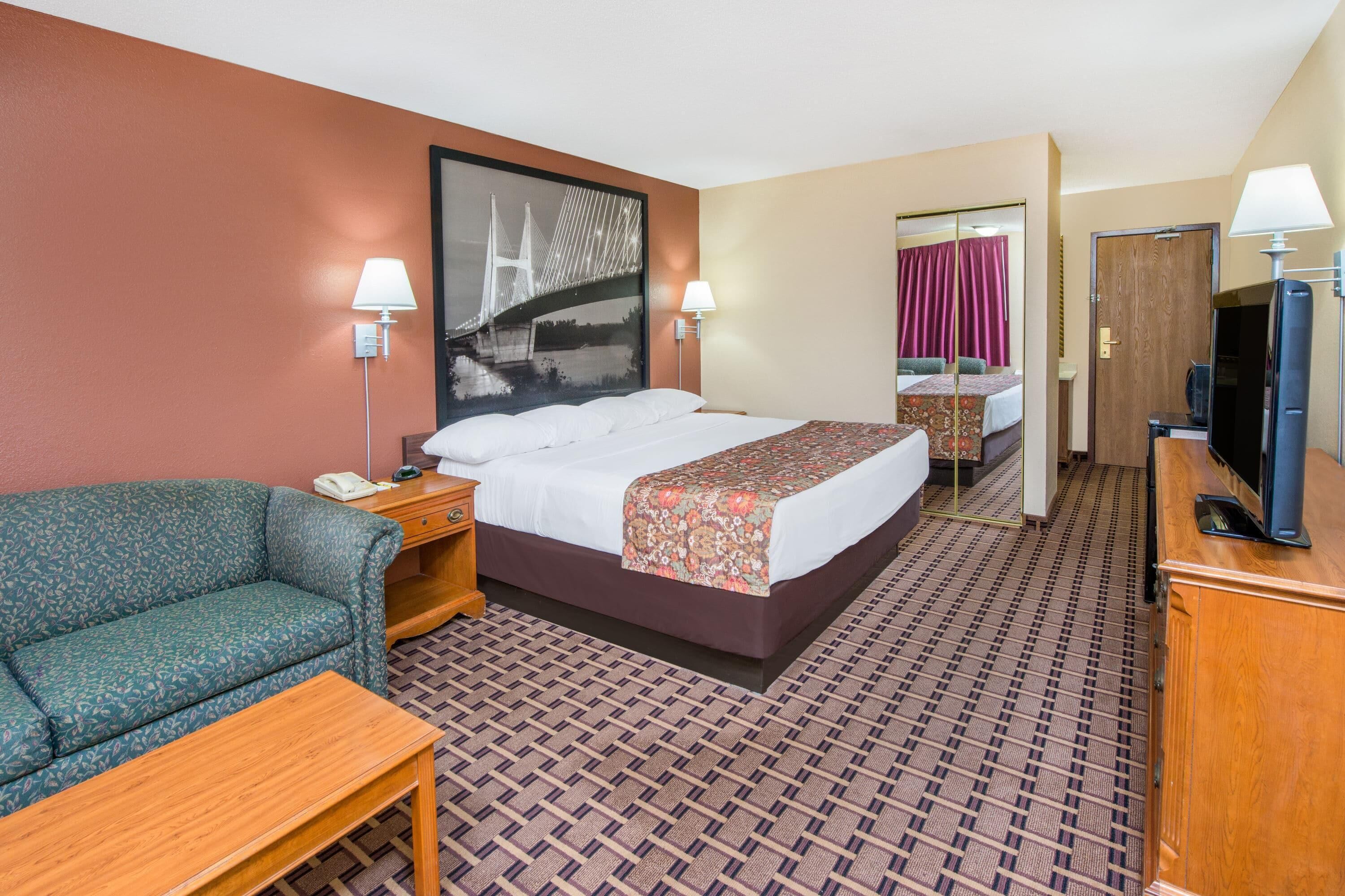 Studio Suite, 1 King Bed, Smoking