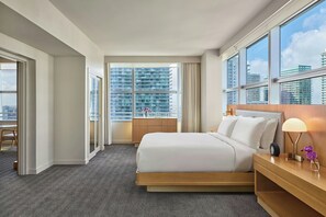 Egyptian cotton sheets, premium bedding, pillow-top beds, minibar - Brickell Arch, a Luxury Collection Hotel, Miami (Miami)
