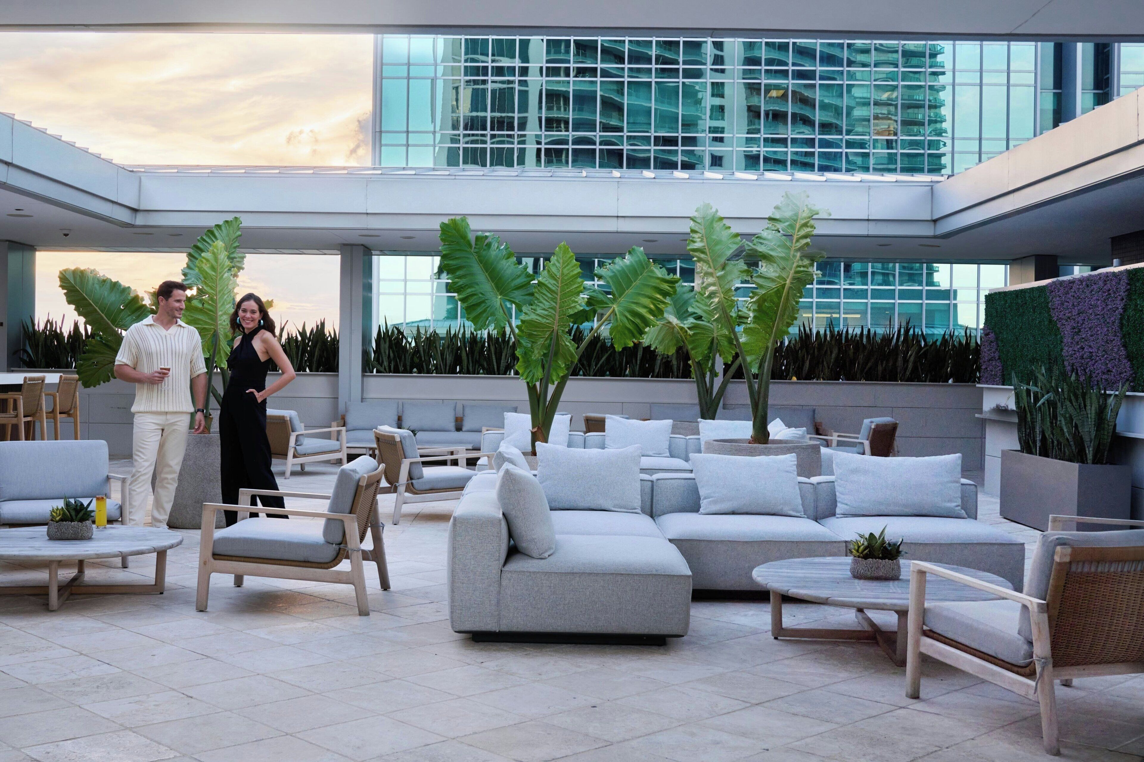 3 bars/lounges, poolside bar