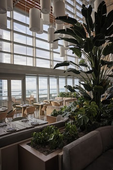 2 restaurants, breakfast served at Hotel AKA Brickell