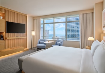 Egyptian cotton sheets, premium bedding, pillowtop beds, minibar at Hotel AKA Brickell