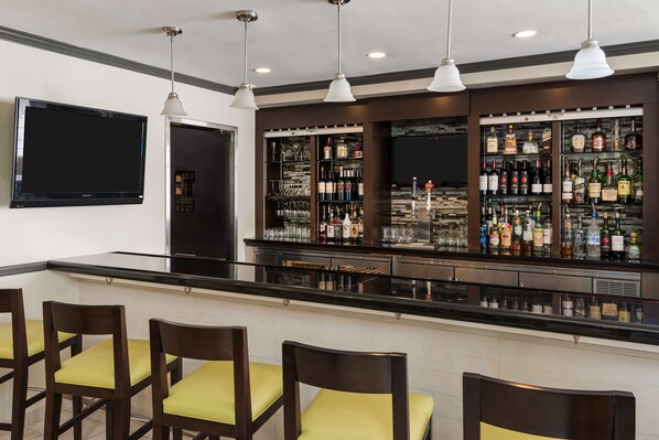 Bar (trong khuôn viên)