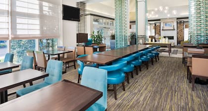 Hilton Garden Inn Westbury