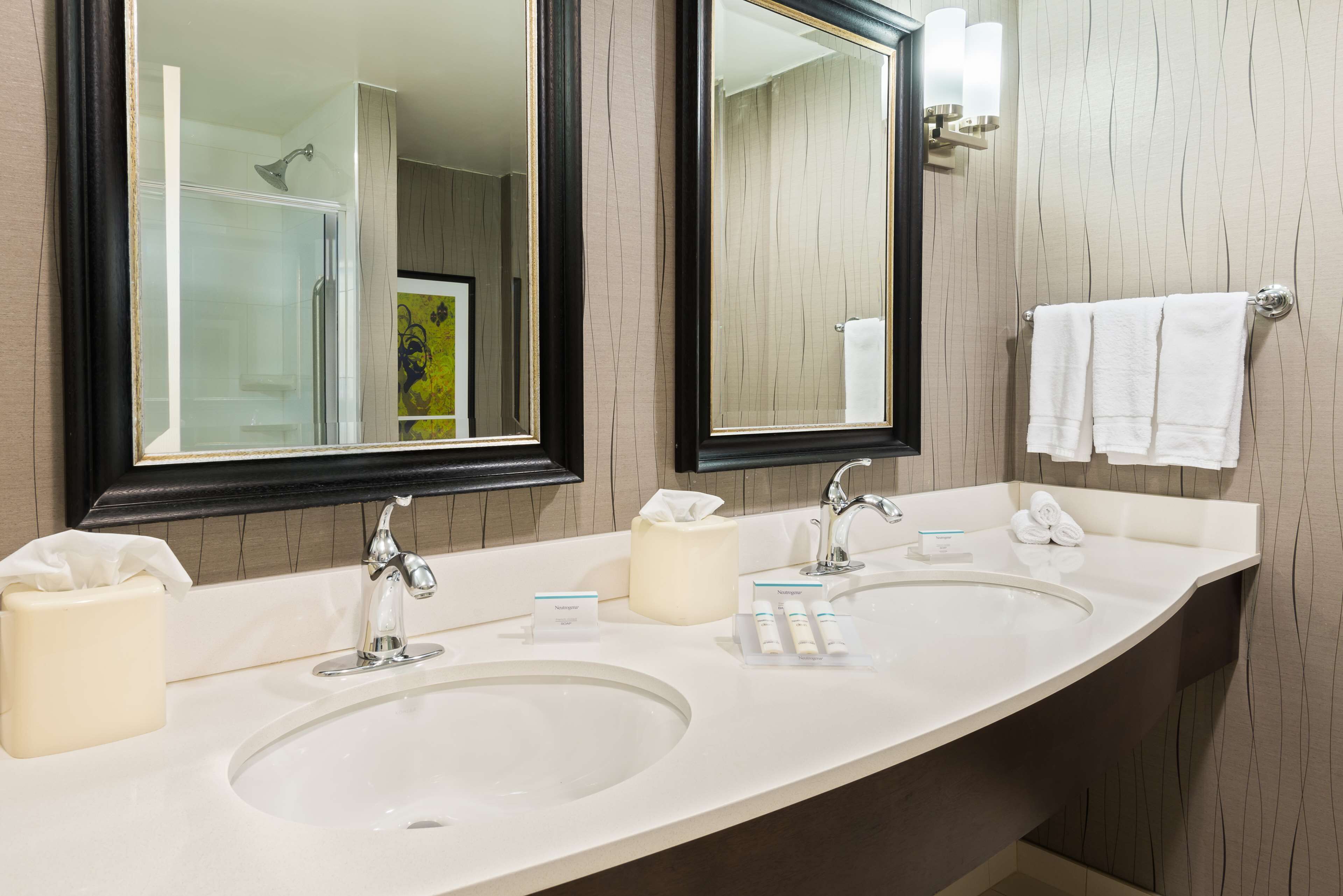 1 king deluxe evol room | bathroom | free toiletries, hair dryer, towels