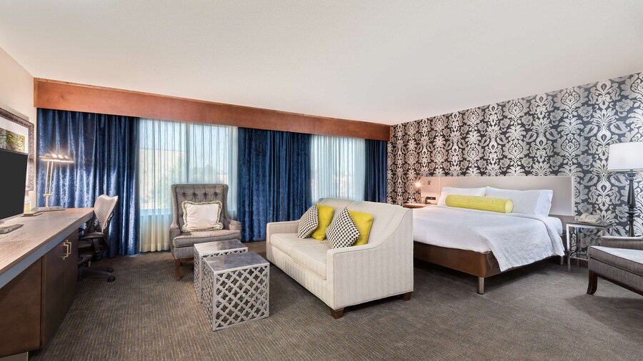 Hilton Garden Inn Westbury