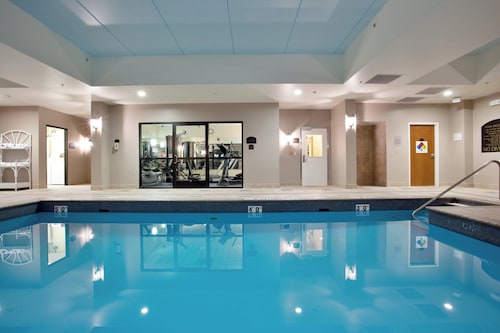Holiday Inn Express & Suites Newport News by IHG