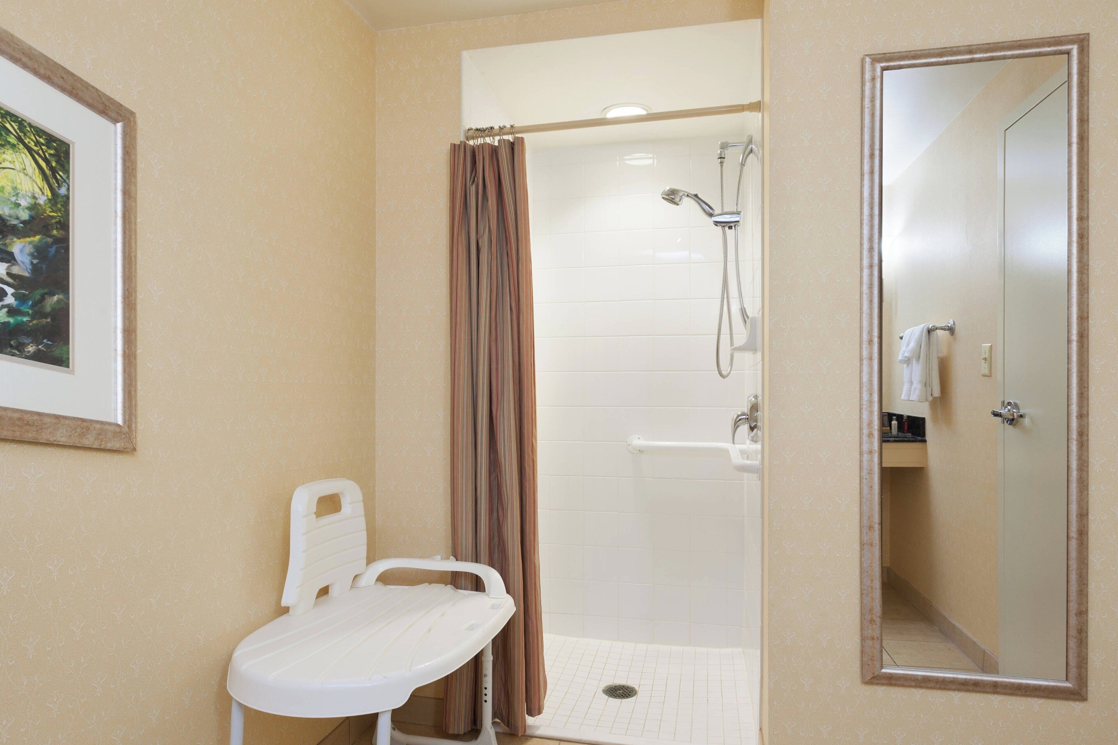 combined shower/bathtub, free toiletries, hair dryer, towels