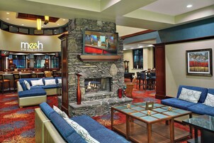 3 restaurants, breakfast, dinner served; American cuisine