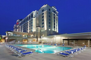 Seasonal outdoor pool