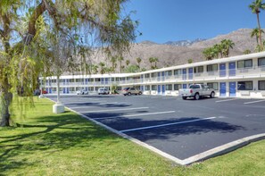 Exterior - Motel 6 Palm Springs, CA - East - Palm Canyon (Palm Springs)