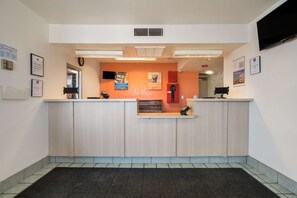 Lobby - Motel 6 Grand Junction, CO (Grand Junction)
