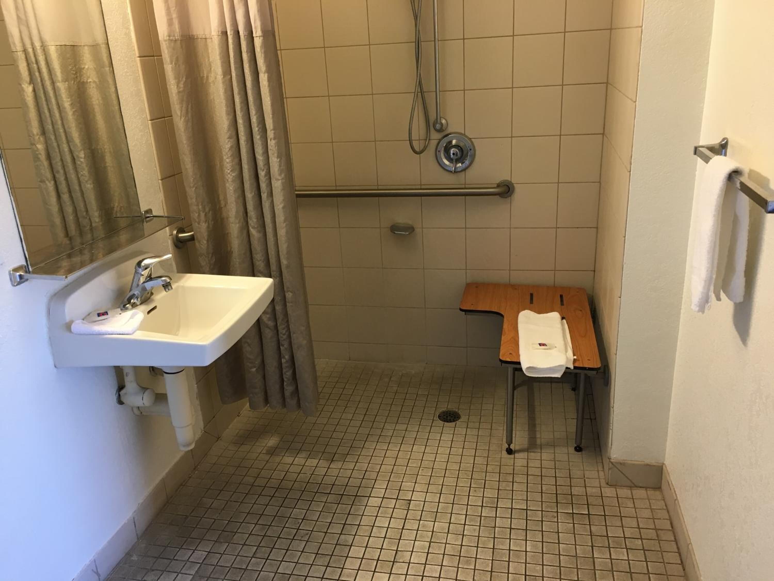 Deluxe Room, 2 Double Beds, Non Smoking, Refrigerator & Microwave | Bathroom | Shower, towels