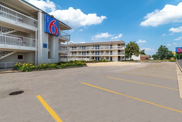 Exterior - Motel 6 Rolling Meadows, IL - Chicago Northwest (Rolling Meadows)