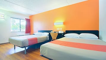 Cortinas blackout, wifi gratis y ropa de cama