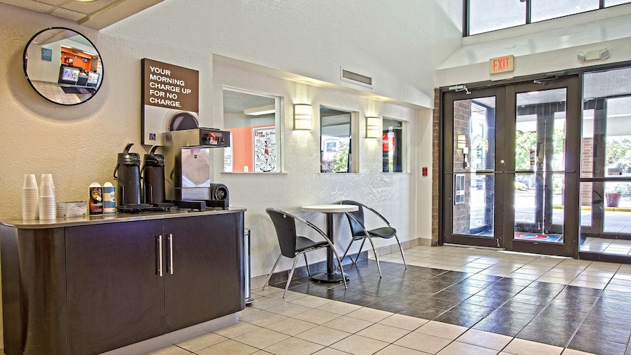 Motel 6 East Brunswick, NJ