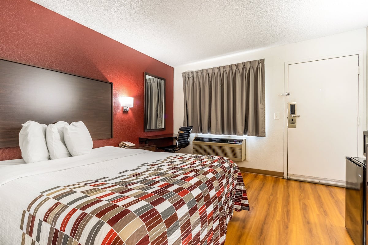 Habitación Deluxe, 1 cama de matrimonio, no fumadores | Escritorio, espacio para trabajar con un portátil, cortinas opacas