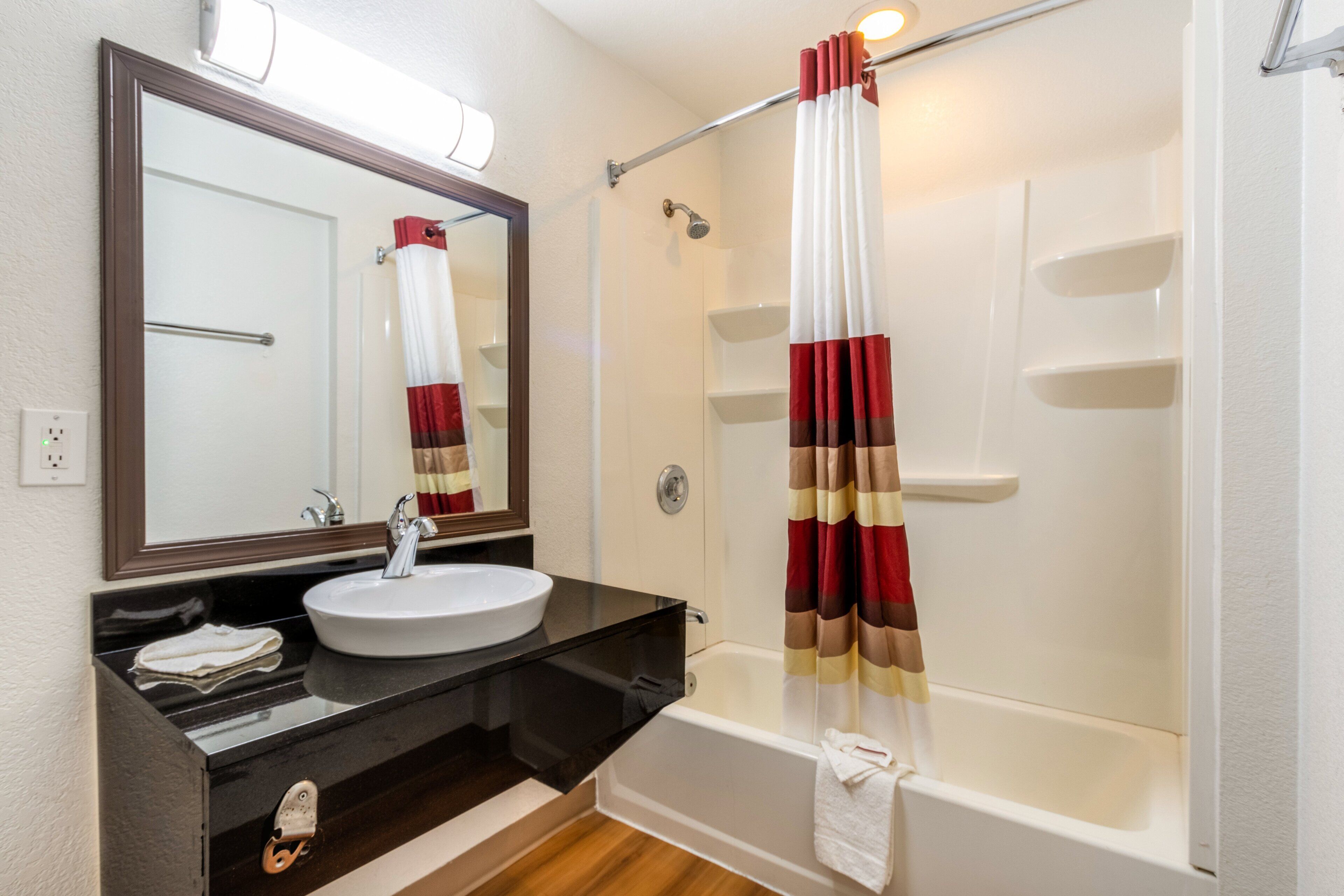 Photo - Red Roof Inn Phoenix- Midtown