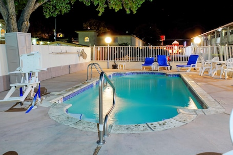 Outdoor pool. Motel 6 Bishop, CA