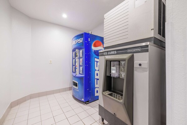 A vending machine with a Pepsi logo and an ice dispenser. - Motel 6 Auburn, CA (Auburn)