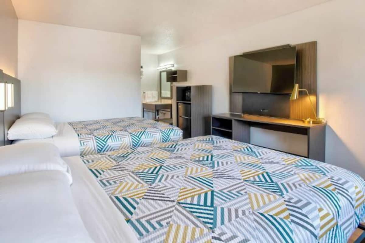 Desk, iron/ironing board, free WiFi, bed sheets